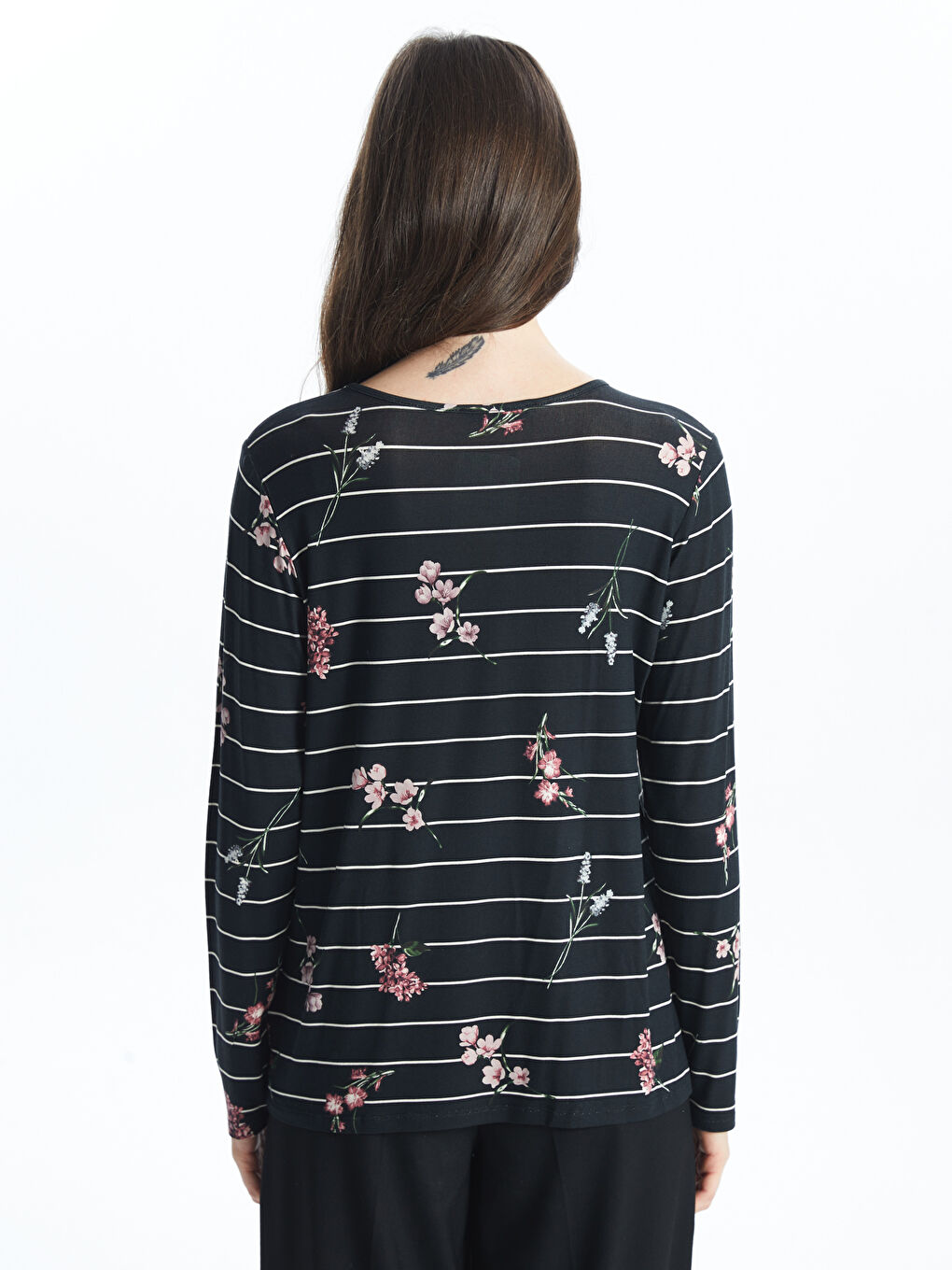 بلوز ڕه‌ش ئافرەت -S54913Z8-LEG