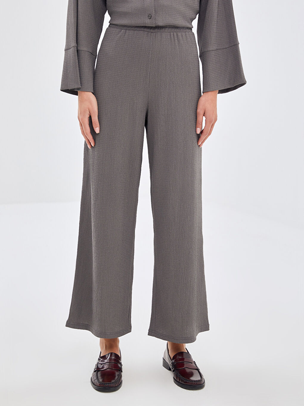 Pantalon de Survêtement pour Femmes à Taille Élastique et Coupe Régulière-1