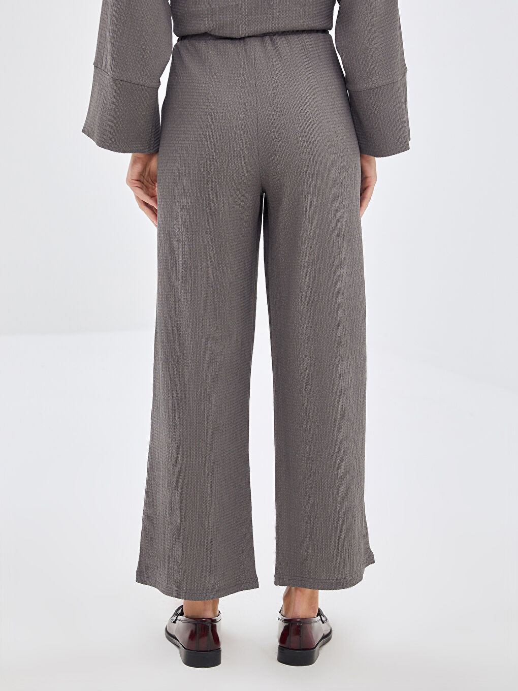 Pantalon de Survêtement pour Femmes à Taille Élastique et Coupe Régulière-4