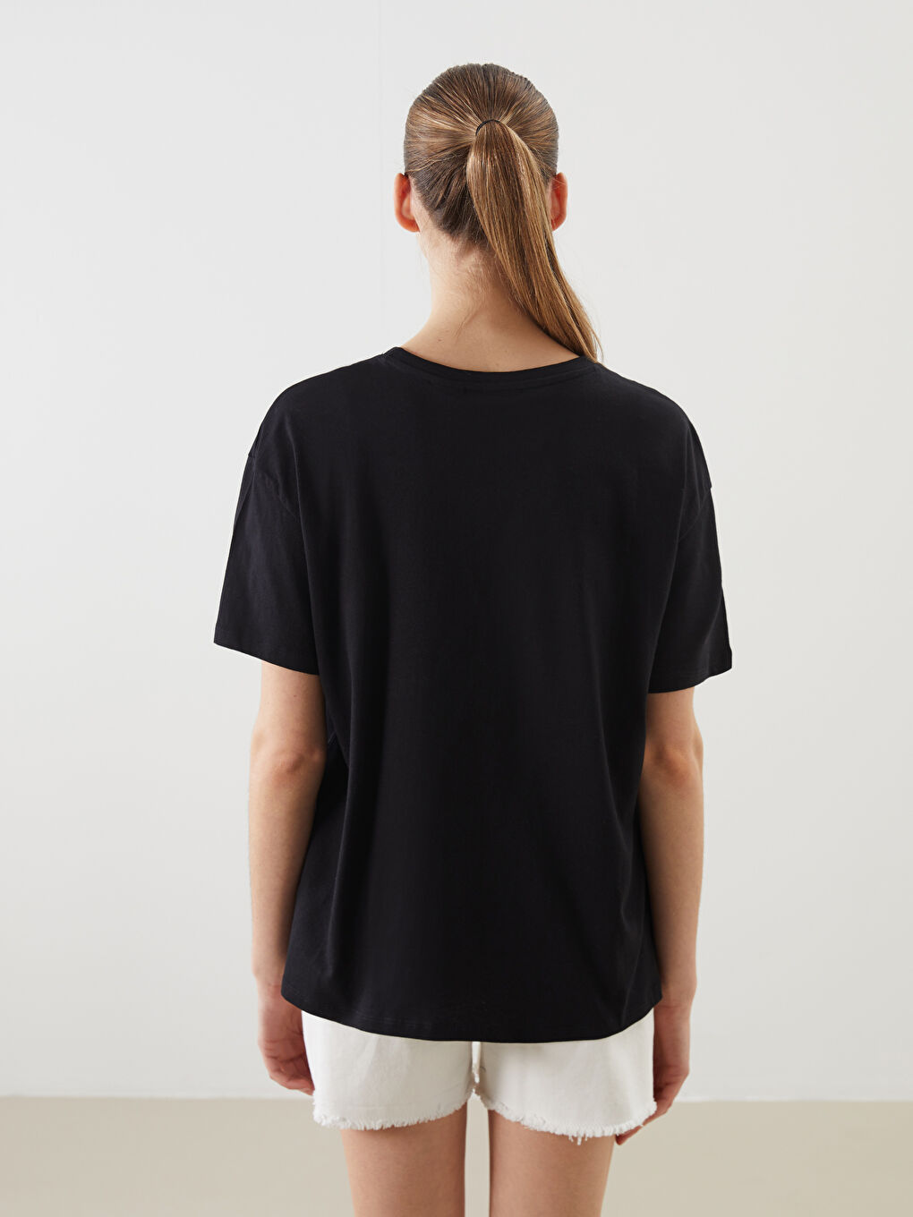 تیشێرت ڕه‌ش ئافرەت -S54978Z8-CVL