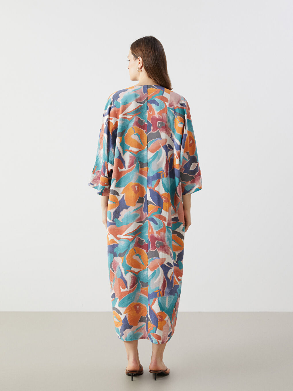 LCW Modest V Yaka Desenli Oversize Kadın Elbise -S55040Z8-LRG