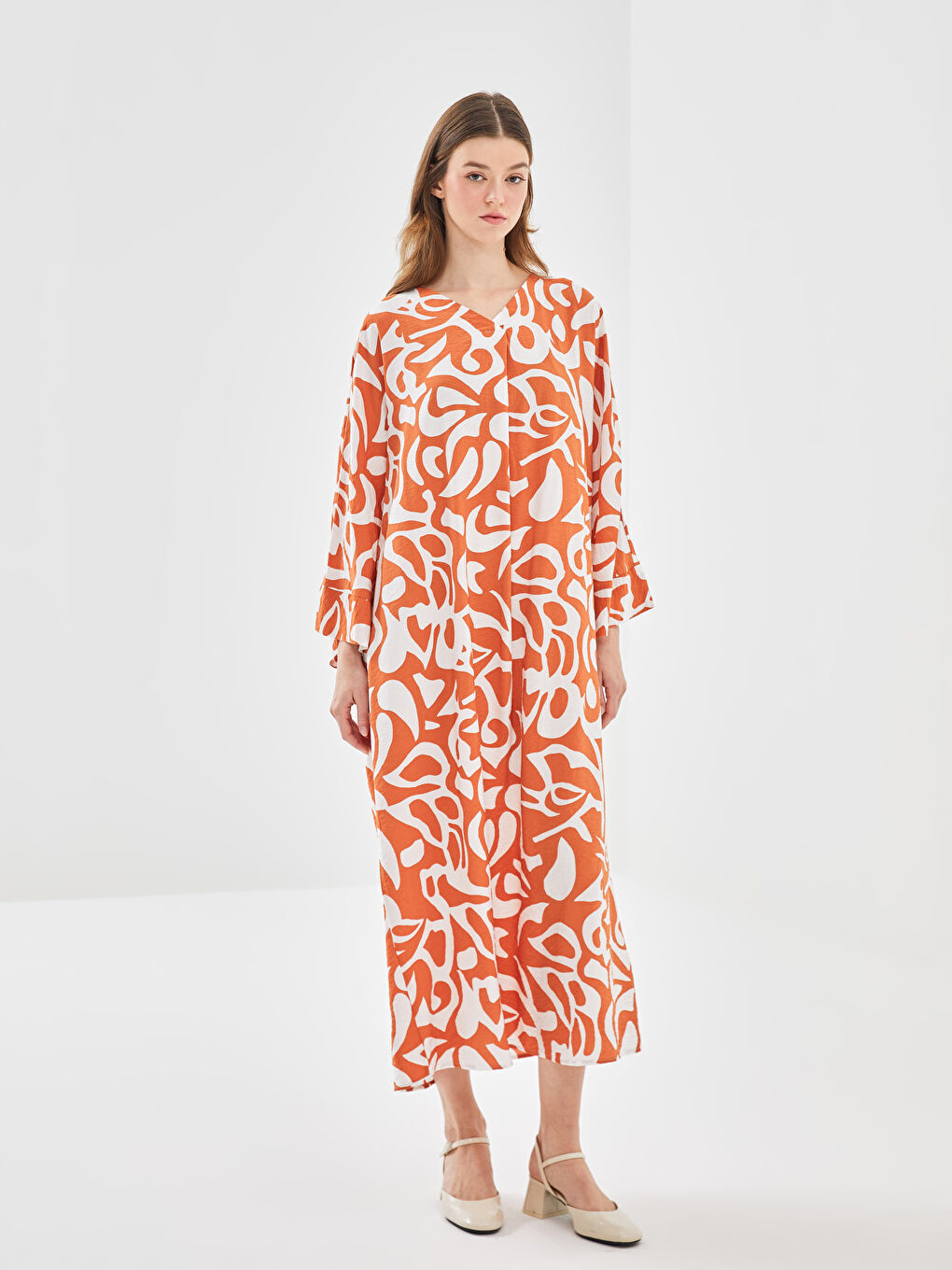 LCW Modest V Yaka Desenli Oversize Kadın Elbise -S55040Z8-LSR