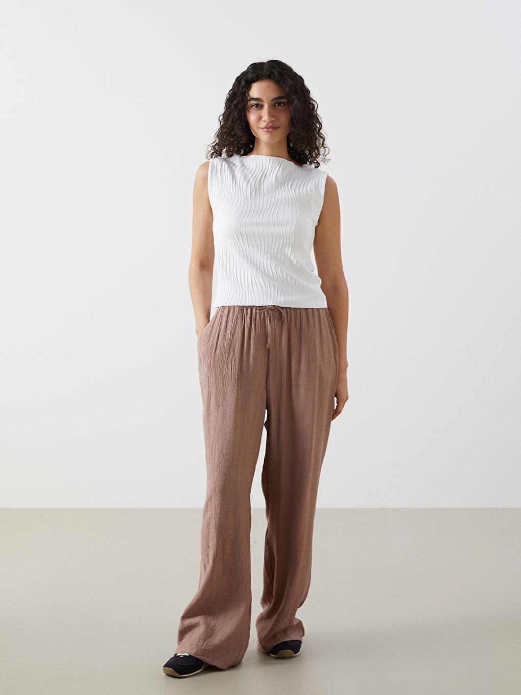 LCW Comfort Elasticated Waist Textured Women's Trousers -S55153Z8-QZV