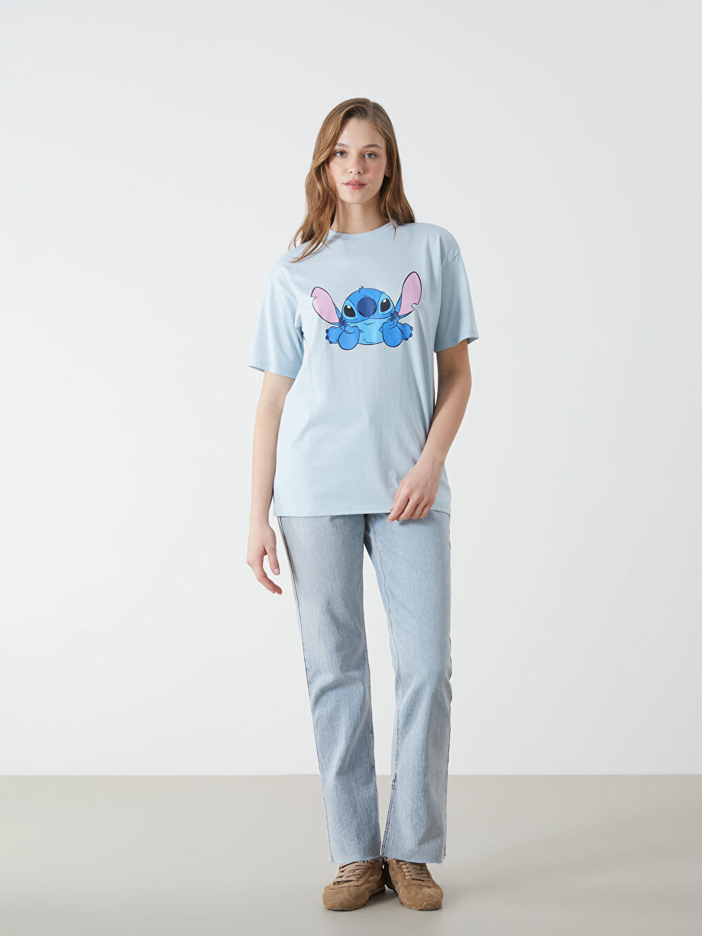 LCW Modest Bisiklet Yaka Lilo & Stitch Baskılı Kadın Tişört -S55183Z8-G2E