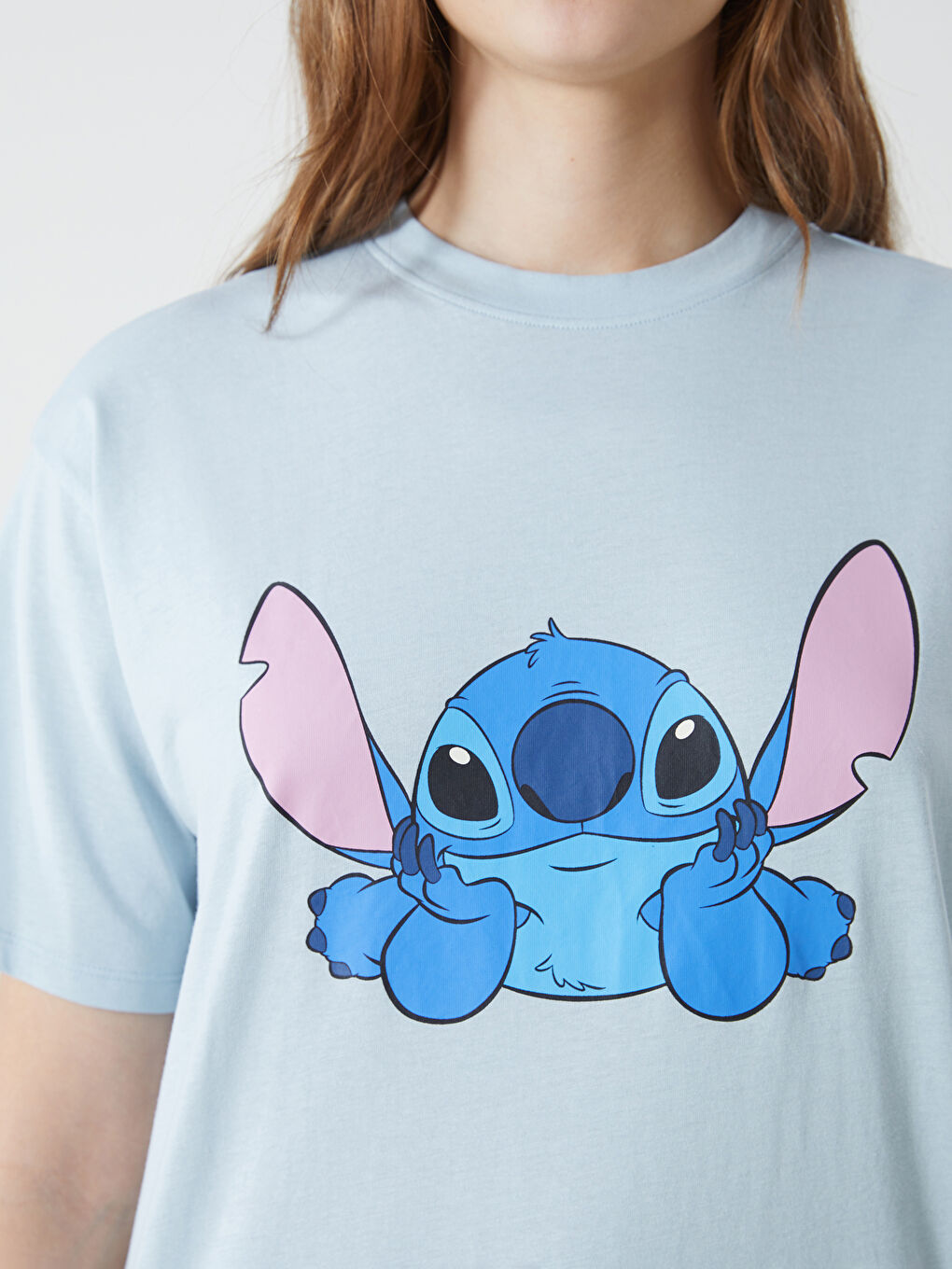 LCW Modest Bisiklet Yaka Lilo & Stitch Baskılı Kadın Tişört -S55183Z8-G2E