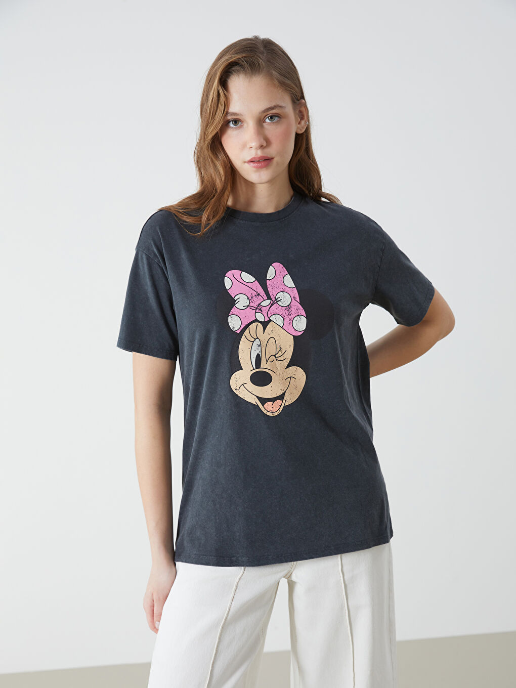 LCW Modest Bisiklet Yaka Minnie Mouse Baskılı Kadın Tişört -S55185Z8-H0W