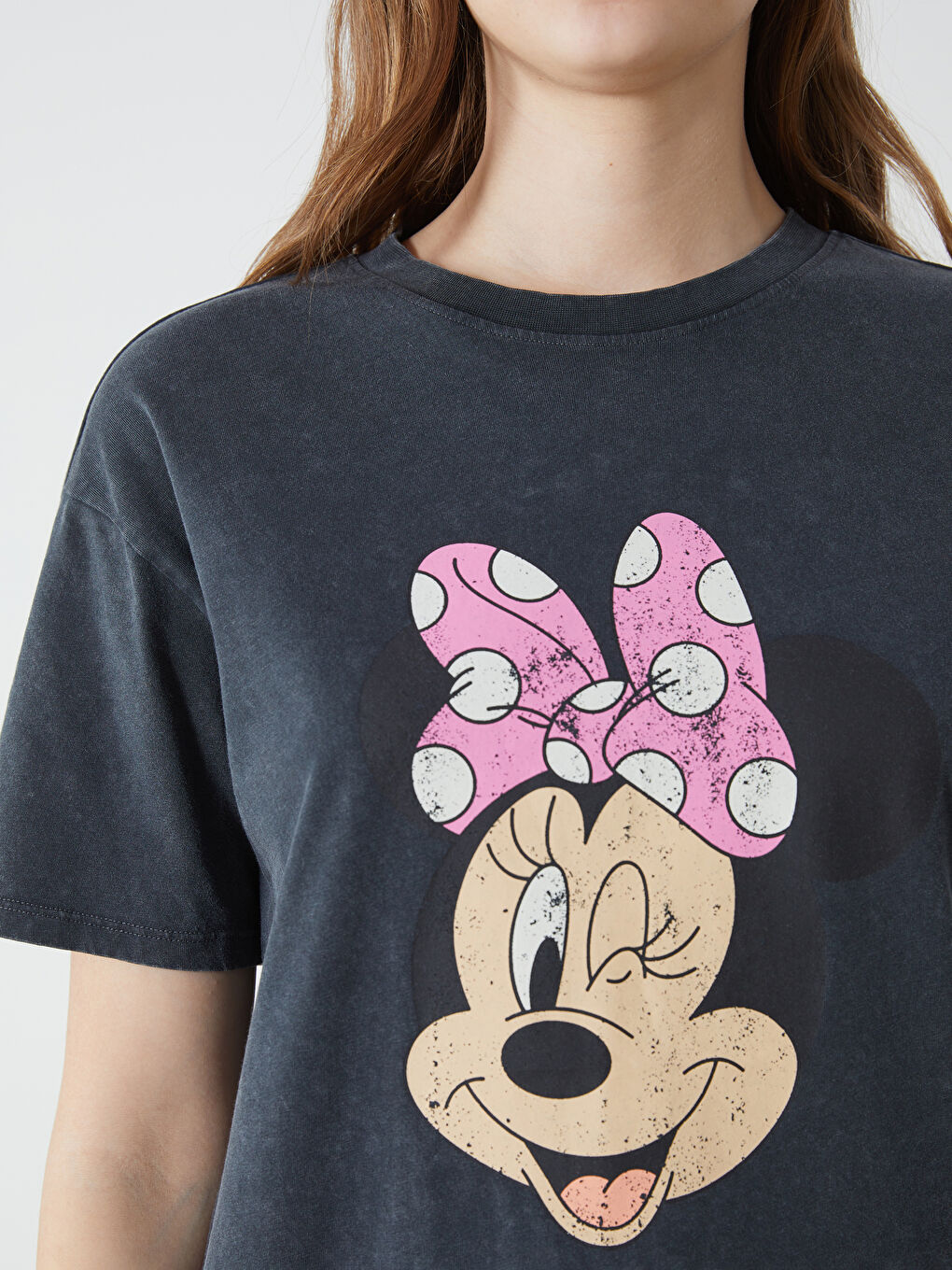 LCW Modest Bisiklet Yaka Minnie Mouse Baskılı Kadın Tişört -S55185Z8-H0W