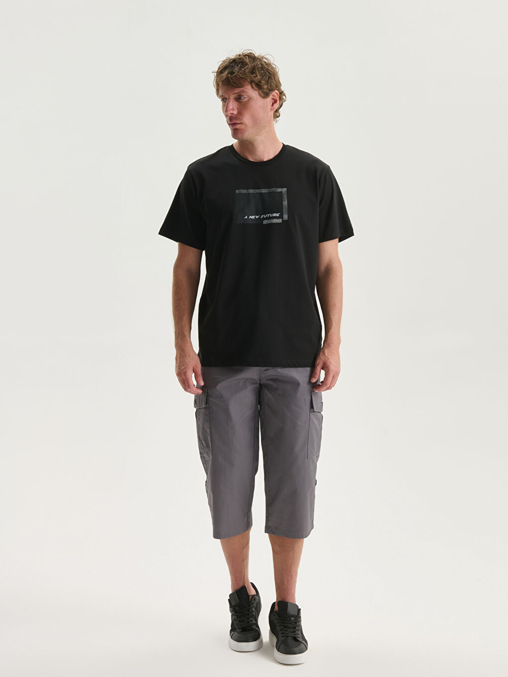 Siyah Bisiklet Yaka Baskılı Penye Erkek Tişört-1