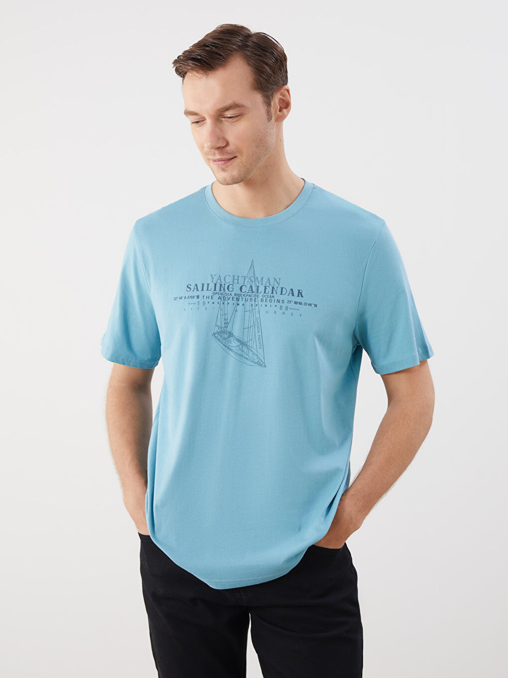 LCWAIKIKI كلاسيك تیشێرتی قۆڵ کورت چاپکراوی بۆ پیاوان یەخه خڕ -S55482Z8-P5P