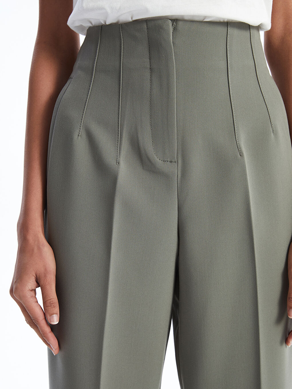 Standard Fit Pleated Women's Trousers -S55552Z8-GZA