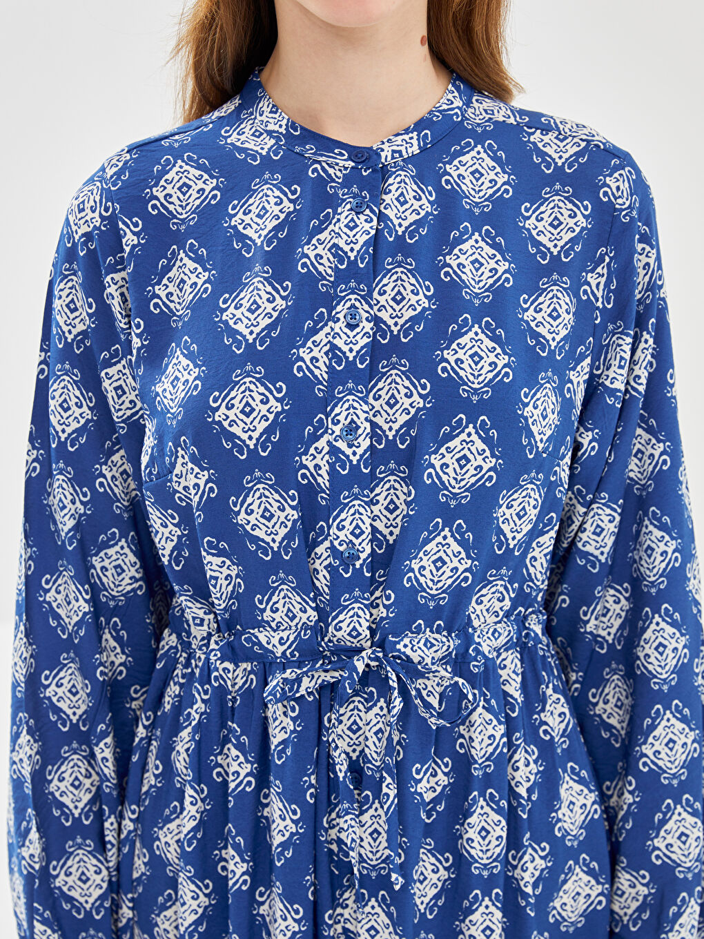 Rochie cu model și guler de judecător pentru femei-2