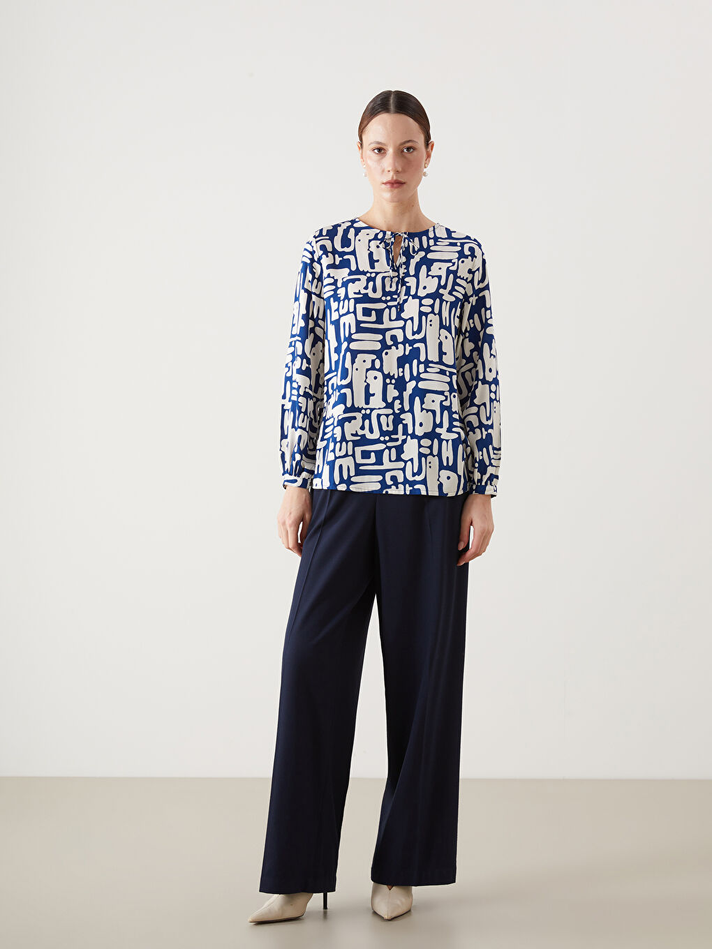 Blouse à Motifs avec Col Lavallière pour Femmes-1