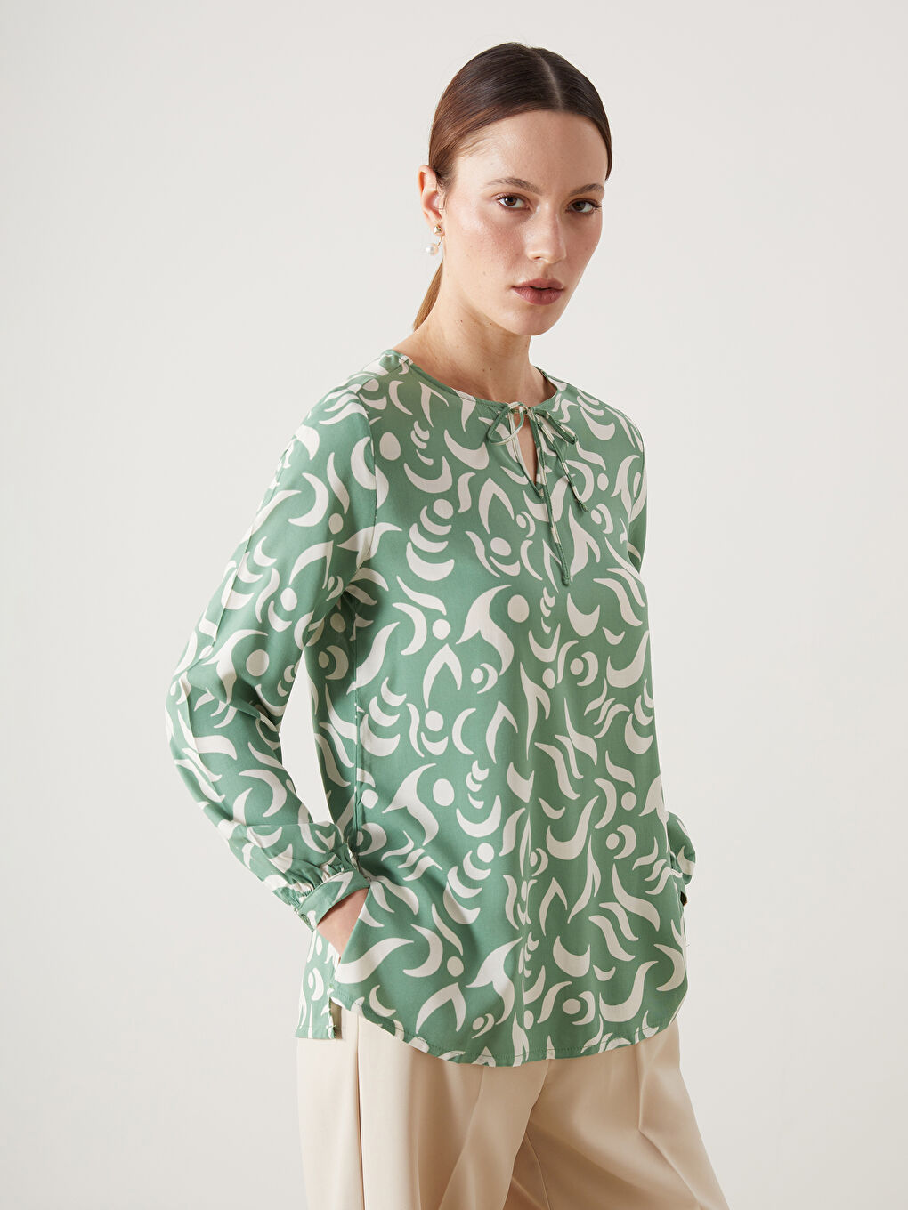 Blouse à Motifs avec Col Lavallière pour Femmes
