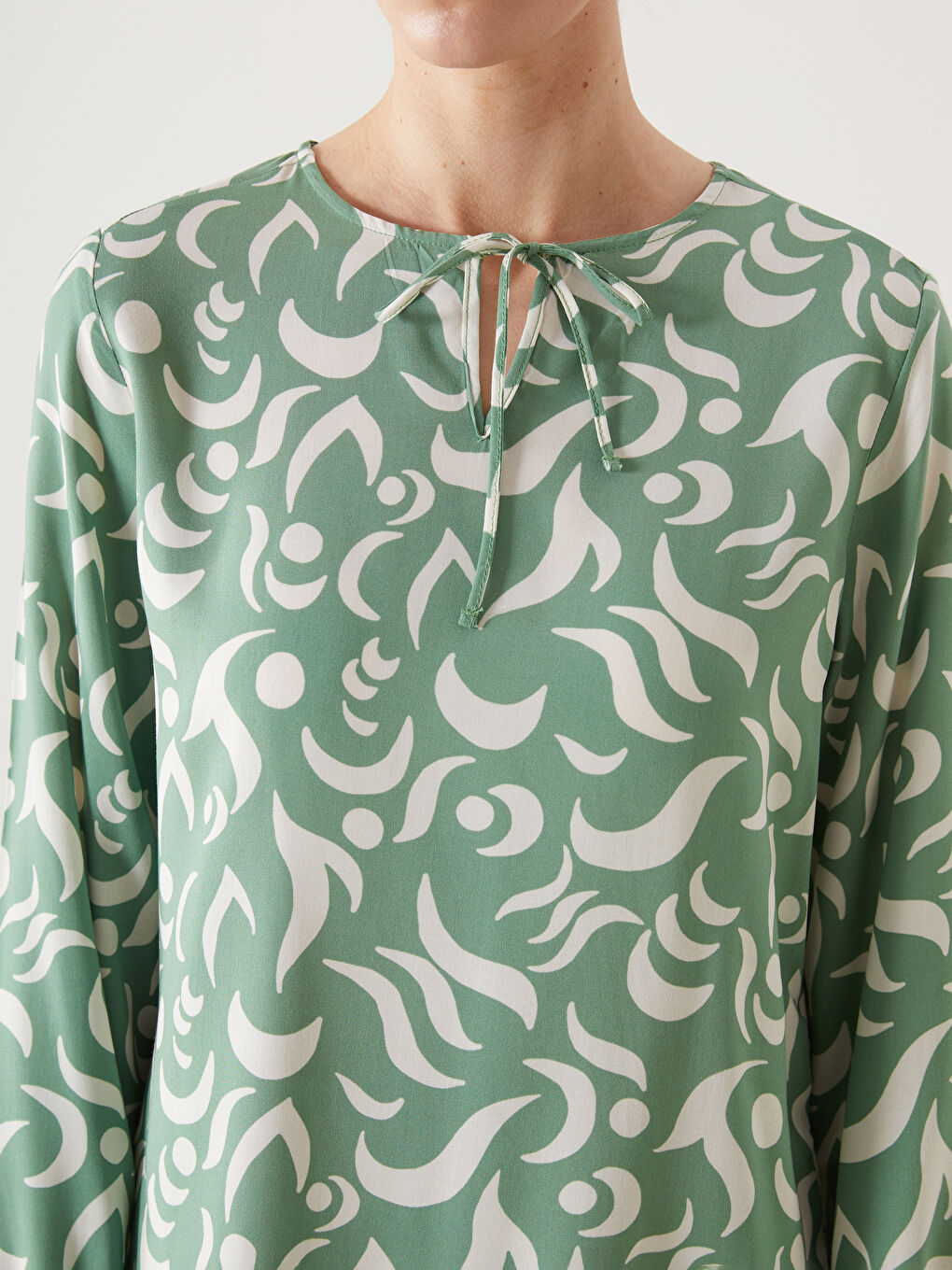 Blouse à Motifs avec Col Lavallière pour Femmes-2