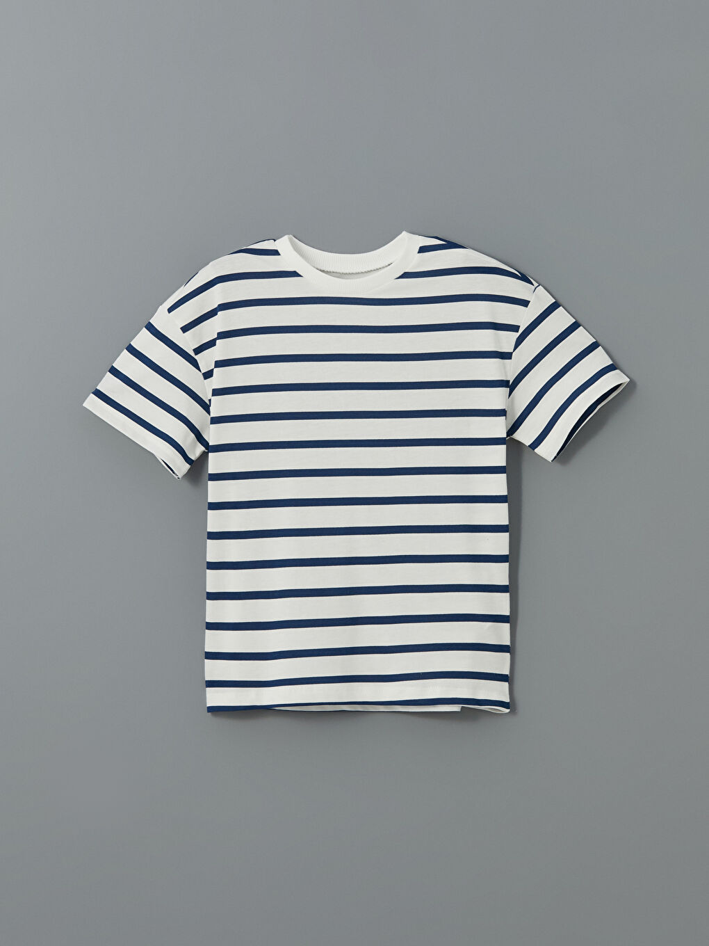 Ekru Bisiklet Yaka Çizgili Erkek Çocuk Tişört
