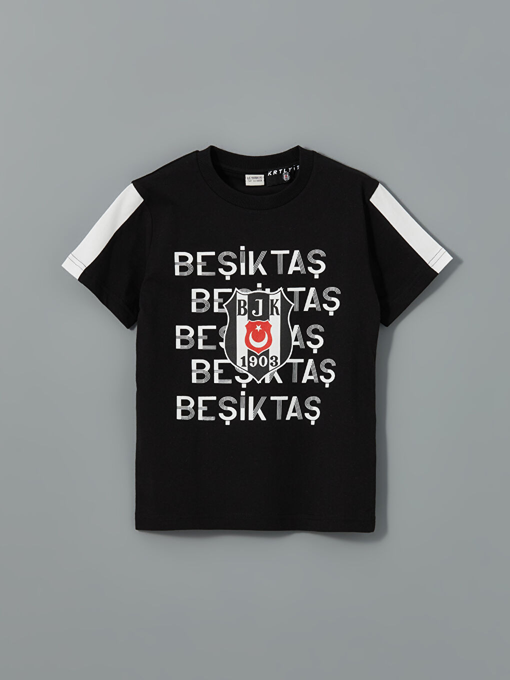 LCW Kids Siyah Bisiklet Yaka Beşiktaş Baskılı Erkek Çocuk Tişört