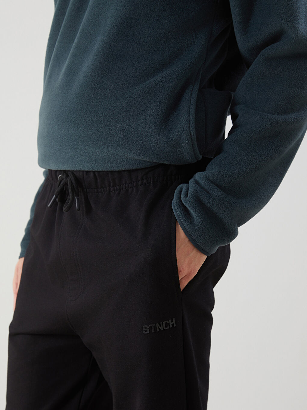 تەرەکسوتی غارغارێن ڕه‌ش پیاو -S55994Z8-CVL