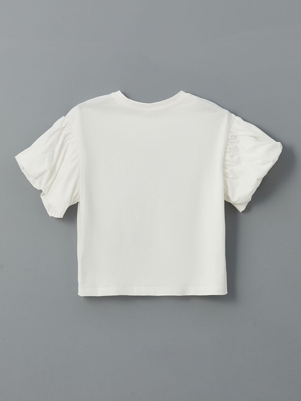 Ekru Bisiklet Yaka İnci Detaylı Kız Çocuk Tişört-1