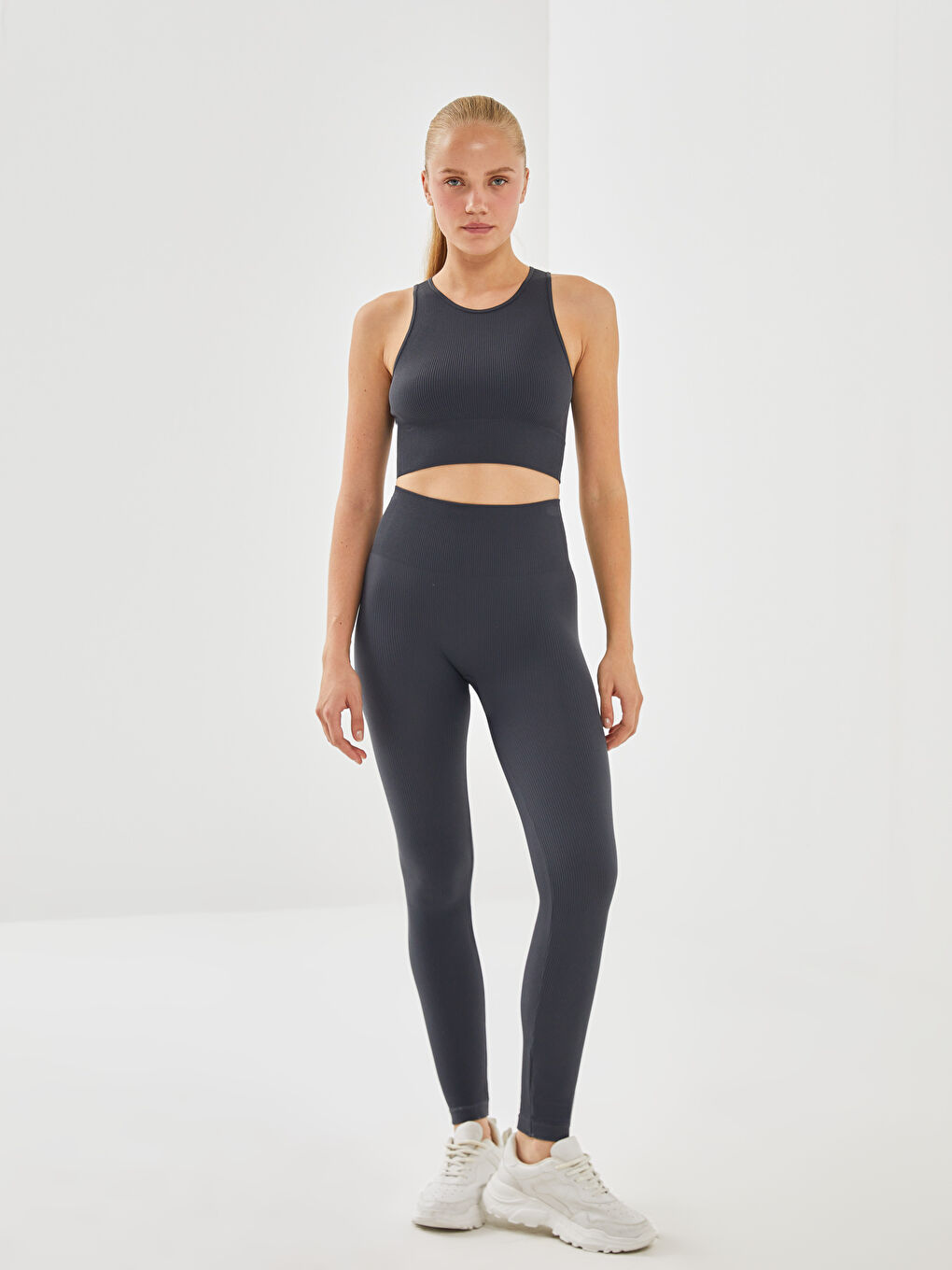 ქალის სპორტული ტაიტსი ელასტიკური წელით