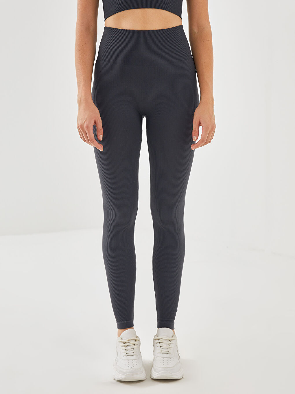 ქალის სპორტული ტაიტსი ელასტიკური წელით-1