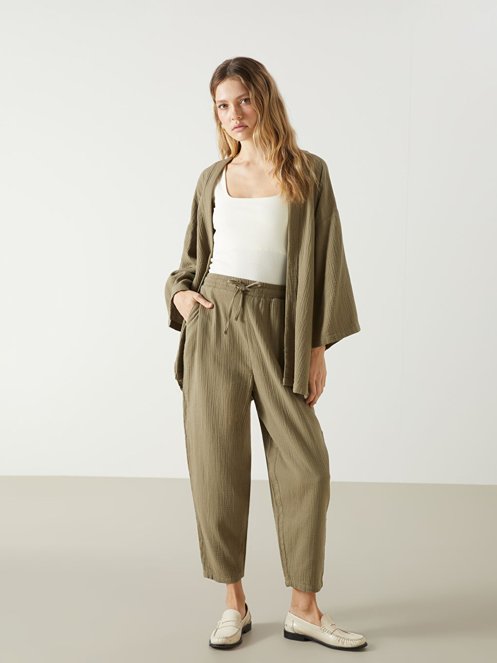 Teksturisane pantalone za žene sa elastičnim strukom -S56547Z8-V5N