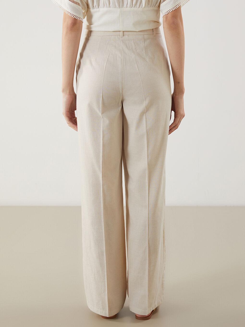 Bej Keten Karışımlı Kadın Pileli Pantolon-3