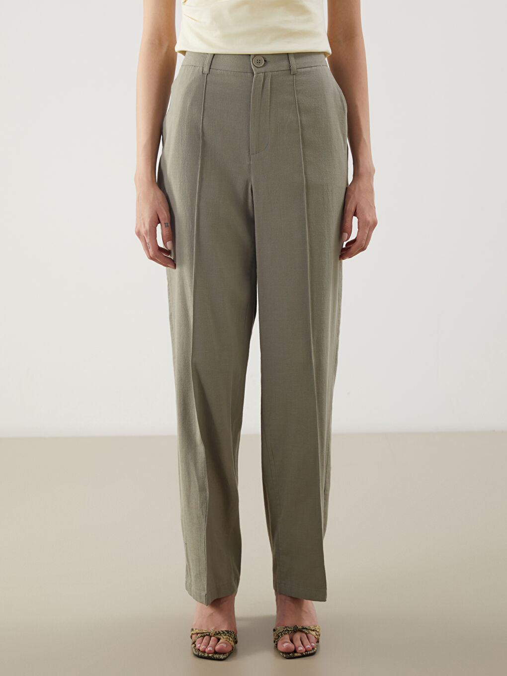 Haki Keten Karışımlı Kadın Pileli Pantolon-1