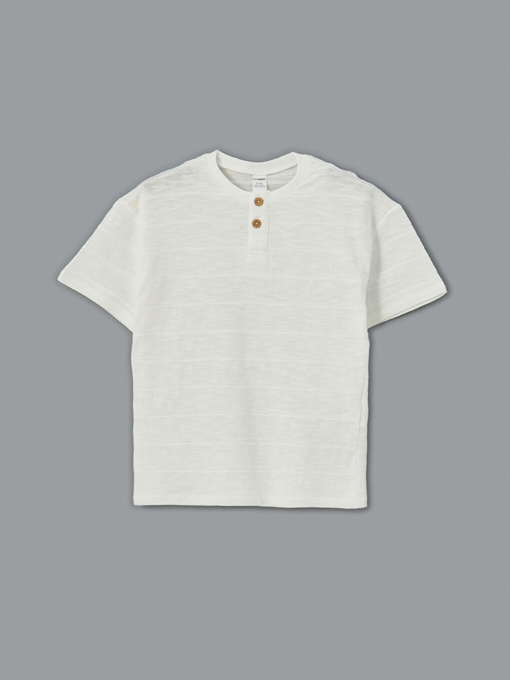 Ekru Yakası Düğme Detaylı Erkek Çocuk Tişört