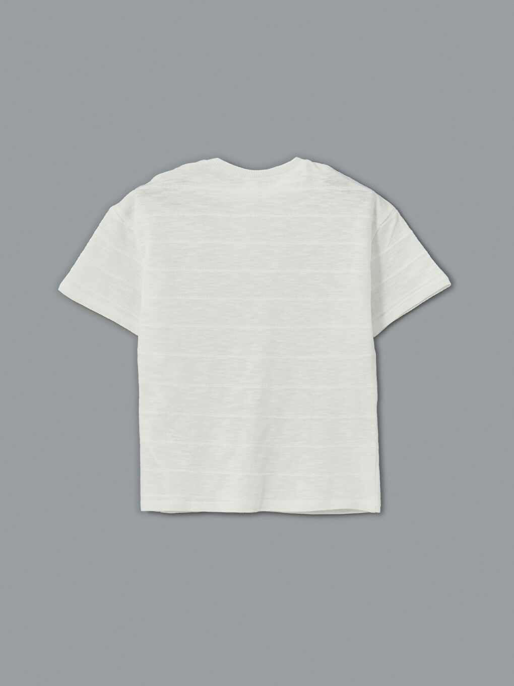 Ekru Yakası Düğme Detaylı Erkek Çocuk Tişört-1
