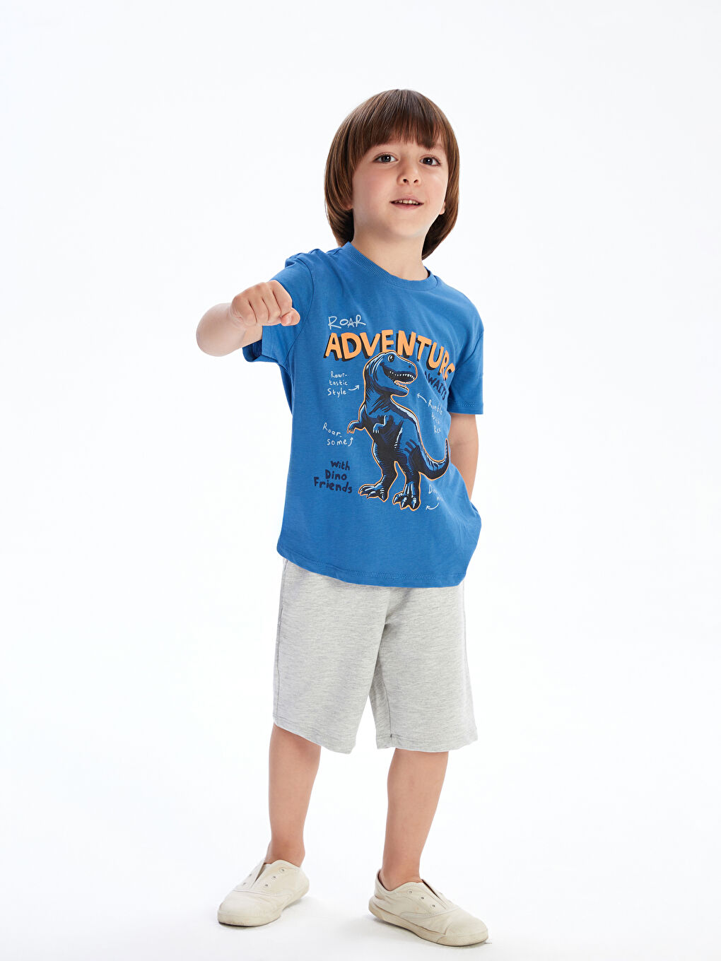 LCW Kids تی‌شه‌رت و شۆرت چاپکراوی دایناسۆر یه‌خه‌ خڕ بۆ کوڕان 2 پەک -S56899Z1-R2M