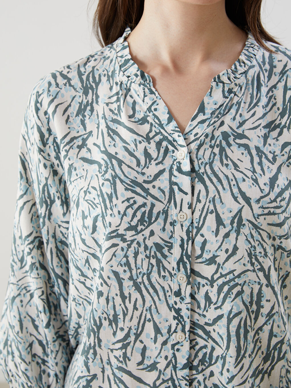 LCW Grace Kerbausschnitt Gemusterte Bluse -S57200Z8-LRK