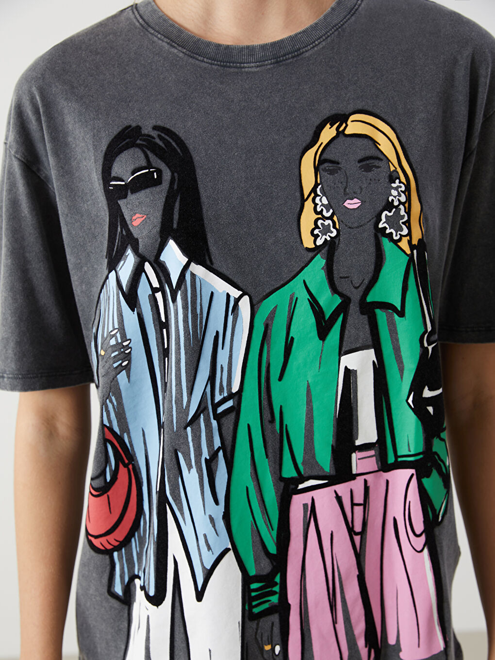 әйелдерге арналған дөңгелек жағалы принтті оверсайз футболка-2