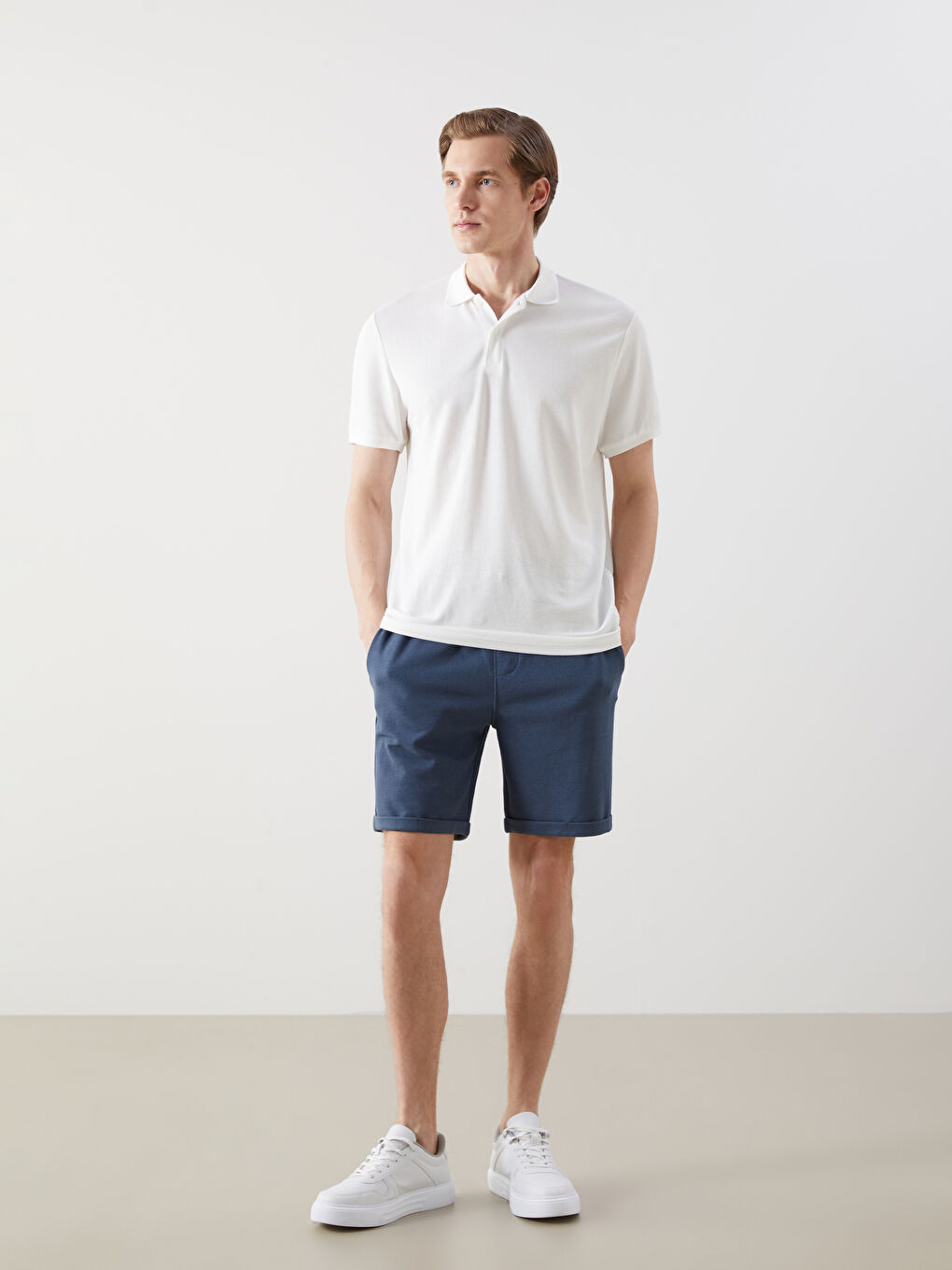 Standard Fit Men's Shorts -S57268Z8-J2H