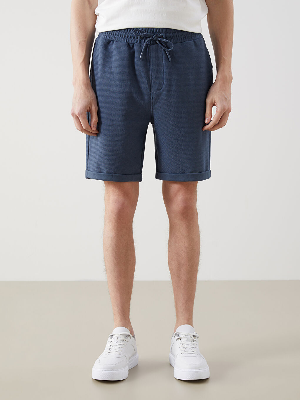 Standard Fit Men's Shorts -S57268Z8-J2H