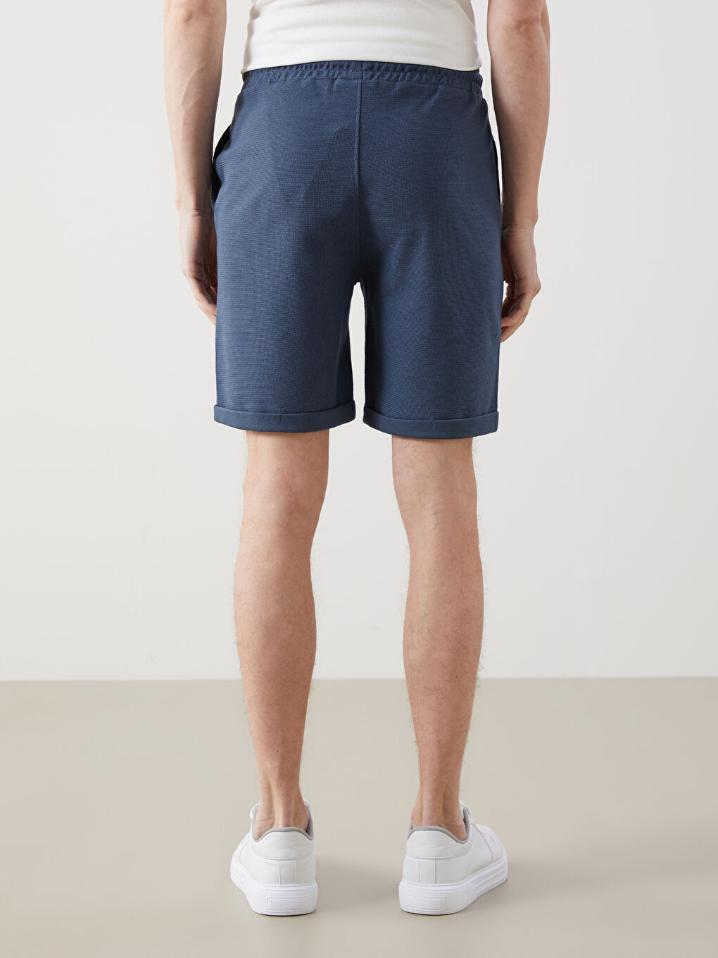 Standard Fit Men's Shorts -S57268Z8-J2H