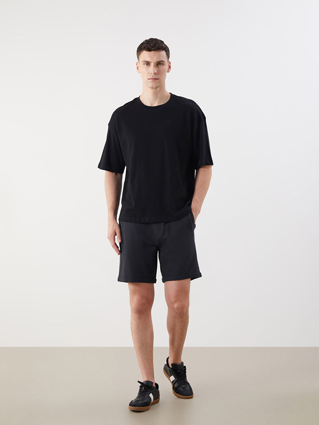 LCWAIKIKI Classic Standard Fit Men's Shorts -S57268Z8-ZCE