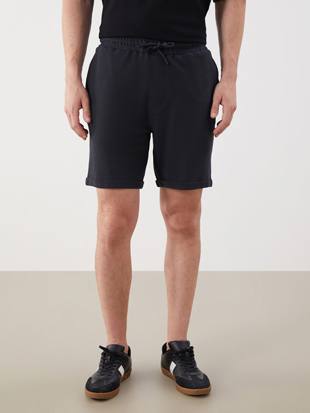LCWAIKIKI Classic Standard Fit Men's Shorts -S57268Z8-ZCE