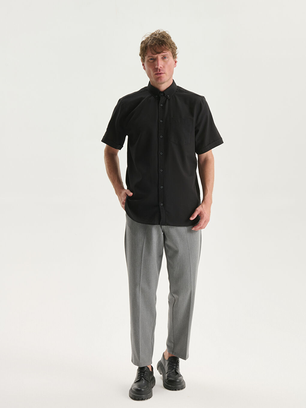 LCWAIKIKI Classic Regular Fit Short Sleeve Poplin Men's Shirt -S57316Z8-RQL