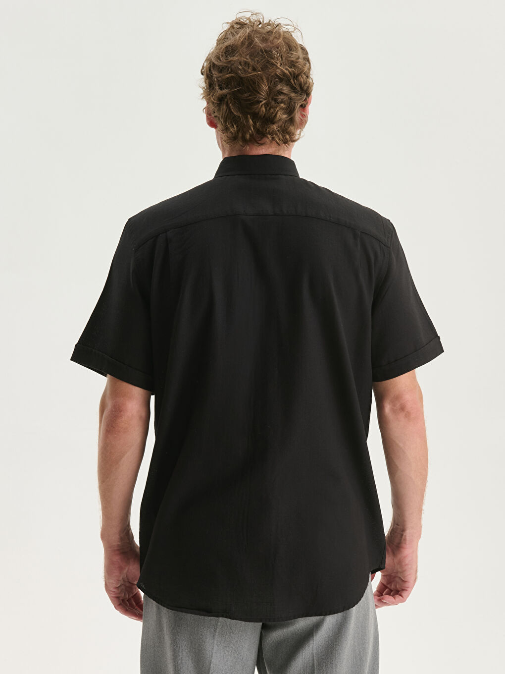 LCWAIKIKI Classic Regular Fit Short Sleeve Poplin Men's Shirt -S57316Z8-RQL