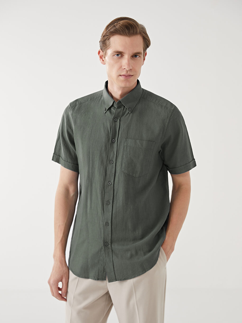 LCWAIKIKI Classic Regular Fit Short Sleeve Poplin Men's Shirt -S57316Z8-YRX