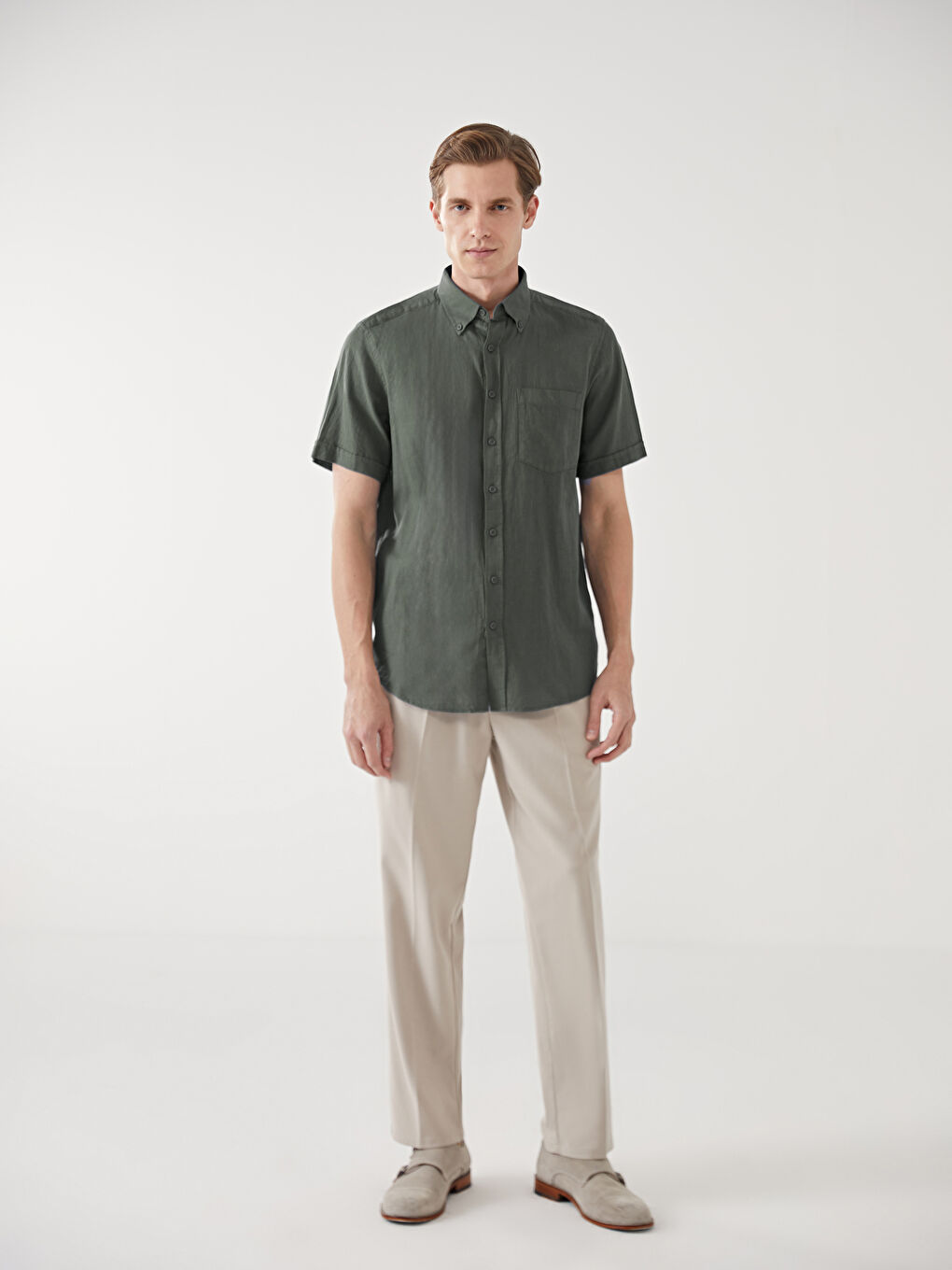 LCWAIKIKI Classic Regular Fit Short Sleeve Poplin Men's Shirt -S57316Z8-YRX
