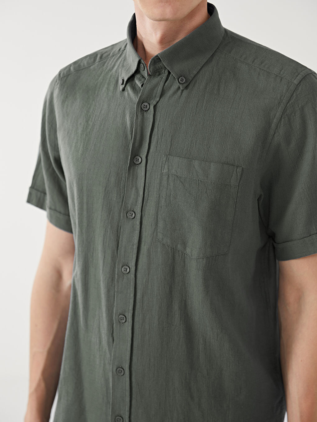 LCWAIKIKI Classic Regular Fit Short Sleeve Poplin Men's Shirt -S57316Z8-YRX