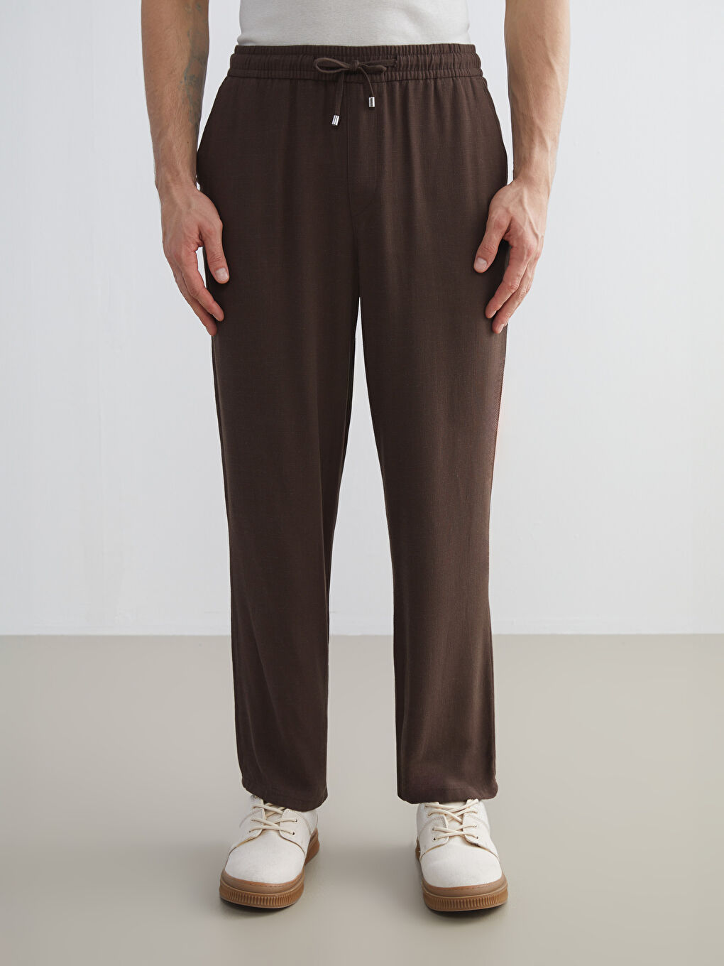 Kahverengi Standart Kalıp Keten Karışımlı Erkek Pantolon-1