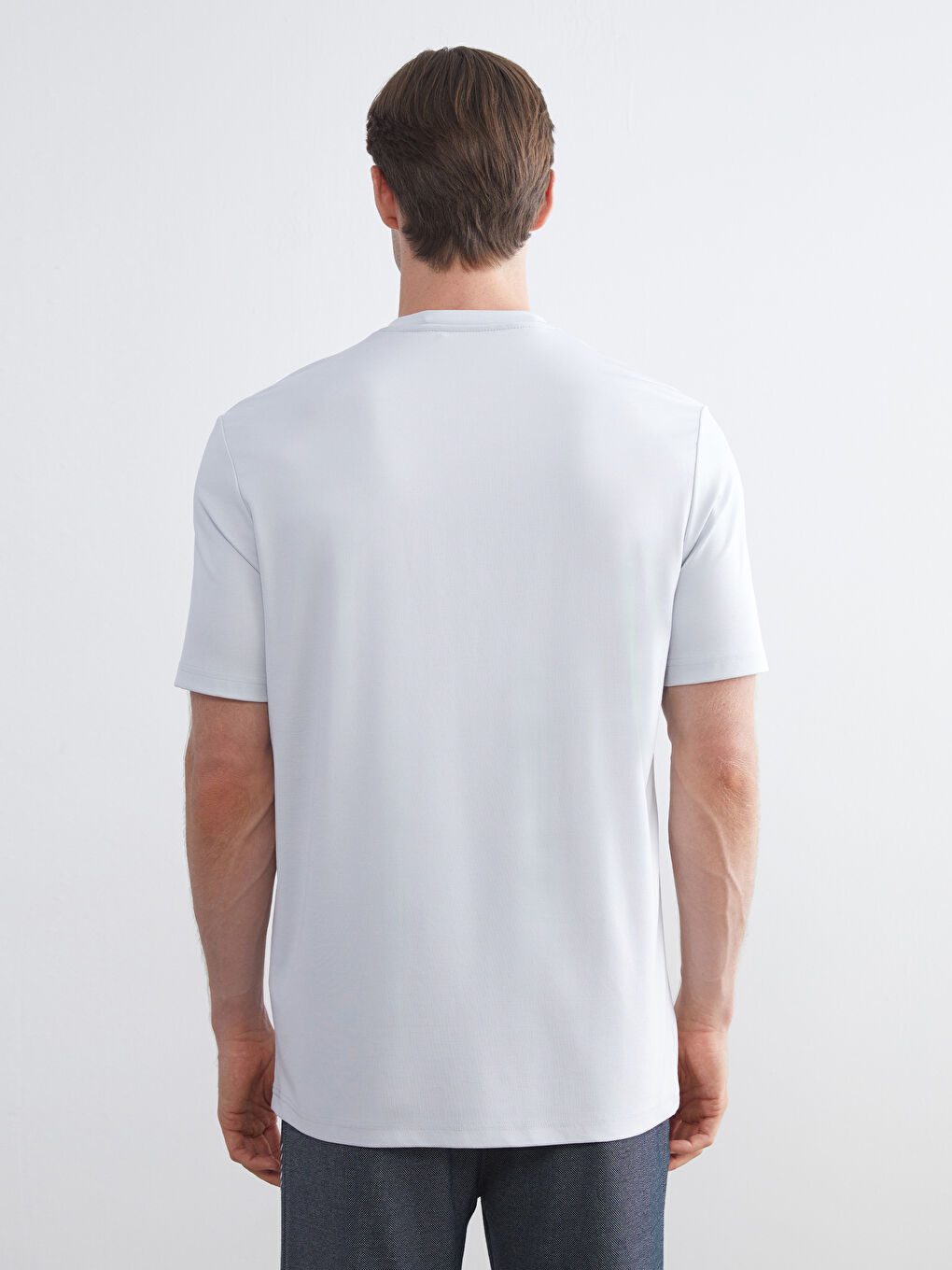 Gri Bisiklet Yaka Kısa Kollu Erkek Tişört-3