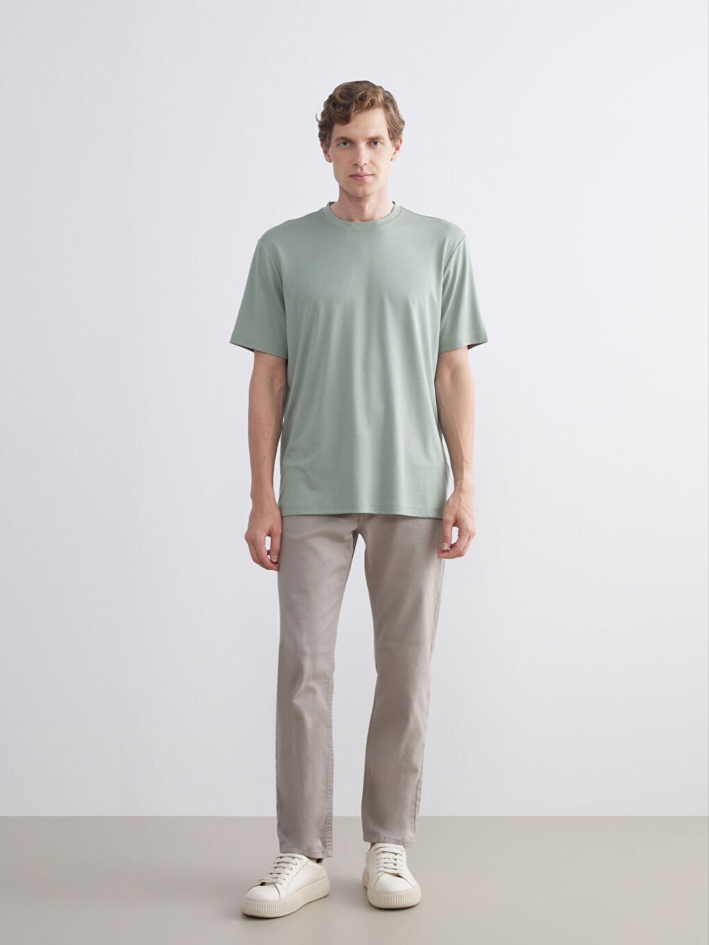 LCWAIKIKI Classic Crew Neck Short Sleeve Men's T-Shirt -S58034Z8-YVQ