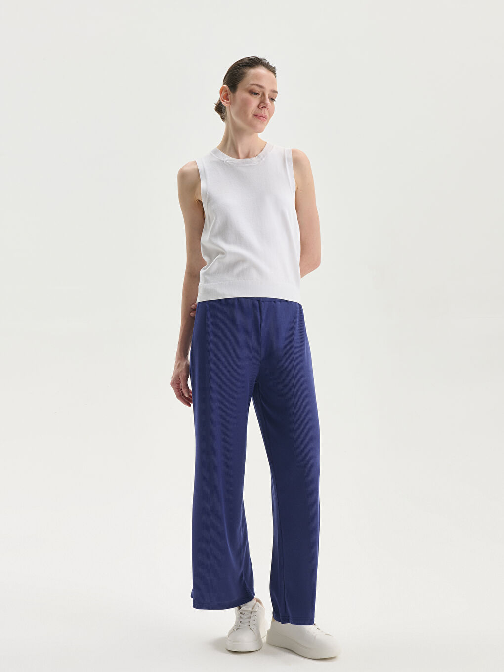 Ženske pantalone sa elastičnim pojasom i širokim nogavicama -S58220Z8-HPN