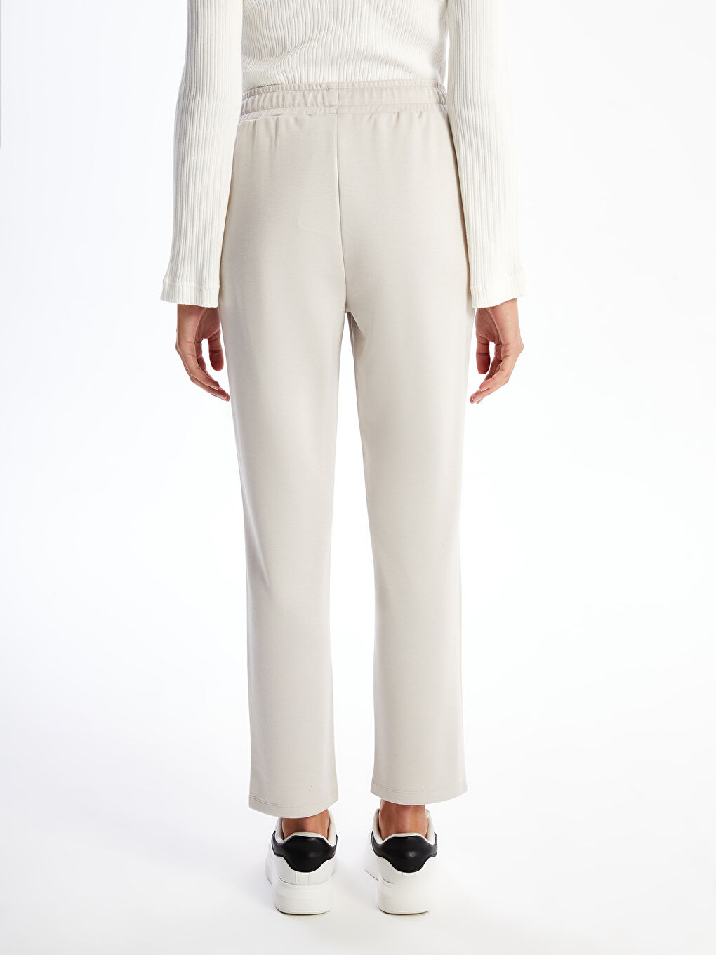 LCWAIKIKI Classic Women's Sweatpants with Elastic Waist -S58224Z8-QYF