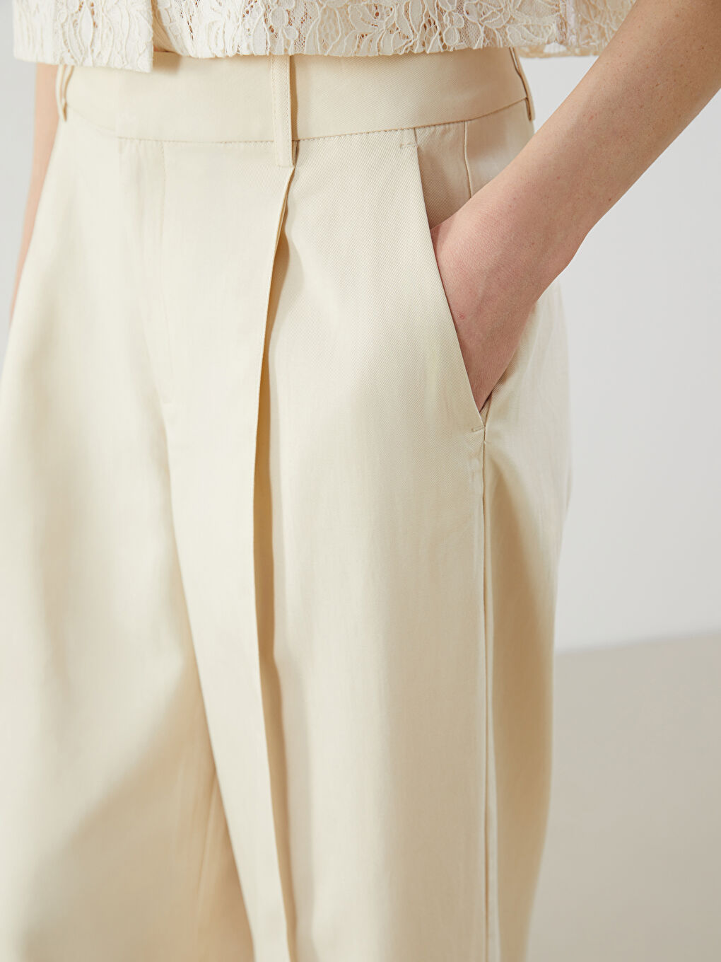 Ženske pantalone opuštenog kroja i širokih nogavica -S58536Z8-QVM