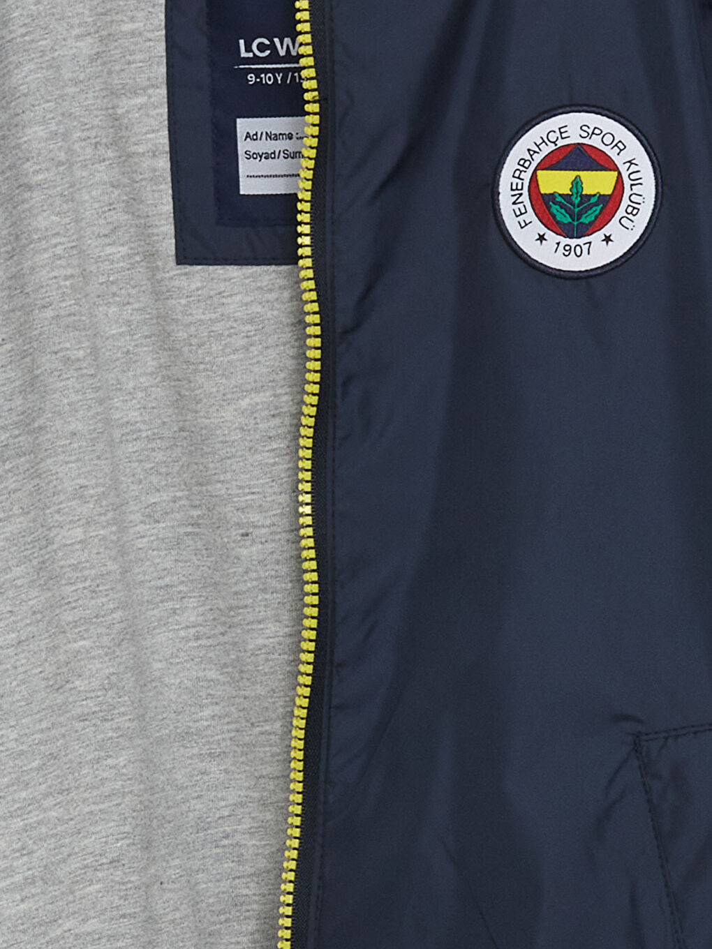 LCW Kids Lacivert Kapüşonlu Fenerbahçe Baskılı Erkek Çocuk Yağmurluk - 1