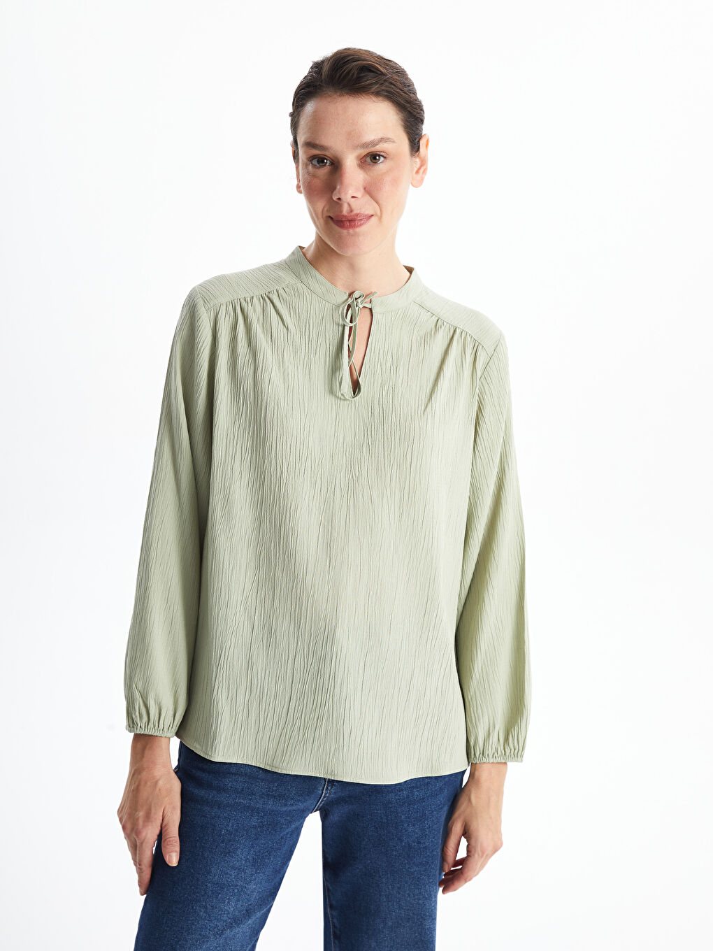 Teksturirana oversize ženska bluza sa kragnom na vezivanje -S58734Z8-RMF
